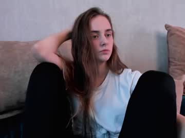 webcam girl moncler_m today image #3920483