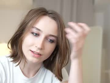 webcam girl monimauve_ today image #3964156
