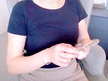 webcam girl myassistant today image #2186137