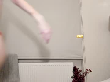 webcam girl snowww_white today image #220302