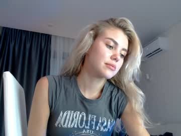 webcam girl amourvenenum today image #2727366