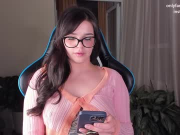 webcam girl aavee today image #2783020