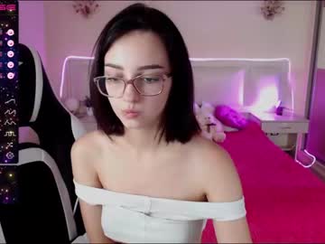 webcam girl queen_kitty1818 today image #2785704