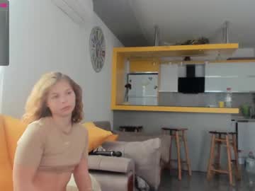 webcam couple lyaksi today image #3781310