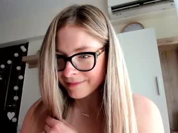 webcam girl bestgirl_ofthe_neighborhood today image #2048015