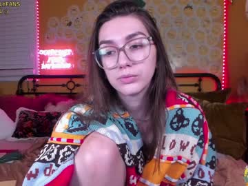 webcam girl daydreamur_gurl today image #746020