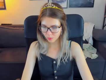 webcam girl lisa_roses today image #3329897