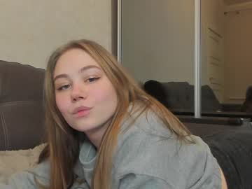 webcam girl little__princesss1 today image #769832