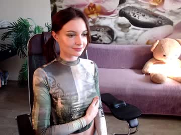 webcam girl jennycutey today image #2941465