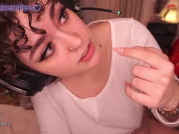 webcam girl evelynpiers today image #3242872