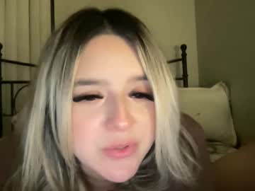 webcam girl sunshinemae09 today image #4084141