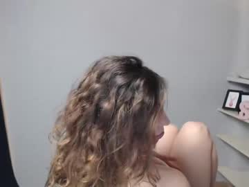 webcam girl milenk_a today image #3303991