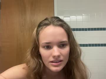 webcam girl maddybabyy223 today image #4050807