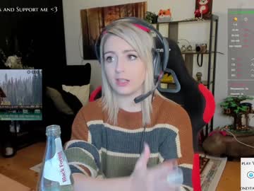 webcam girl kimilee22 today image #1402160