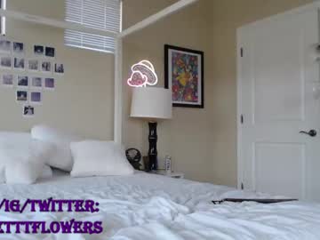 webcam girl violetttflowers today image #2121983