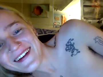webcam couple chloekissesss today image #868178