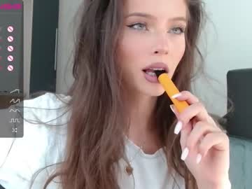 webcam girl isia_slay today image #2067342
