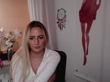 webcam girl shy_zorii today image #1595379