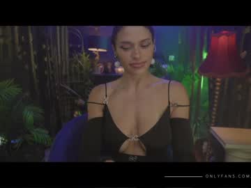 webcam girl lucieoude_ today image #2596964