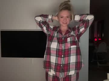 webcam girl kiradivine today image #2723580