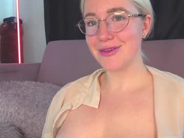 webcam girl tinayummy today image #3595435