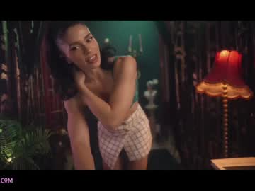 webcam girl lucieoude_ today image #1964672