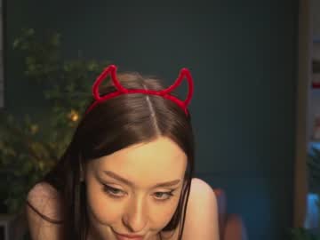 webcam girl ella_knockers_xl today image #1385349