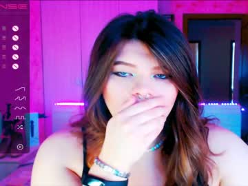 webcam girl _sofaluv_ today image #2197939