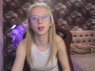webcam girl angeellina today image #1849336