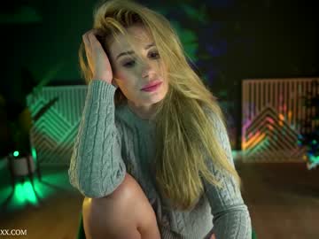 webcam girl provocatrixx today image #3699971