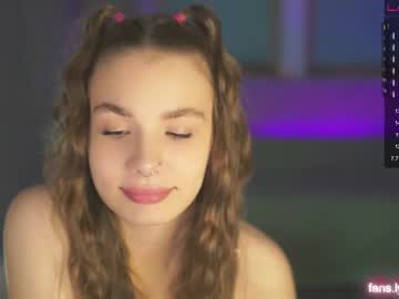 webcam girl hoolybunny today image #3112158