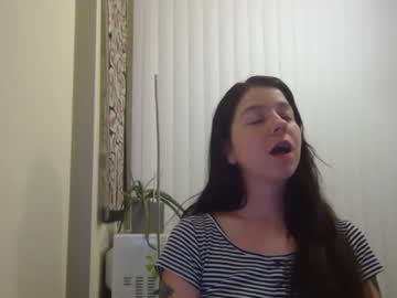 webcam girl babyrae1010 today image #2419100