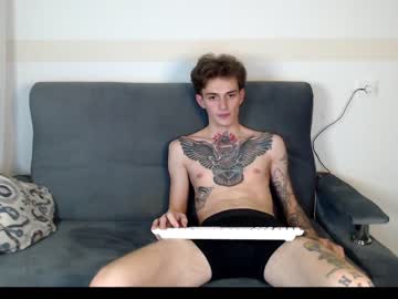 webcam couple bee_sting today image #504587