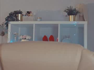 webcam girl mia_milagros today image #1319500