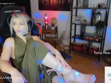 webcam girl kimilee22 today image #813553