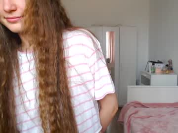webcam girl ambertan1 today image #2189534