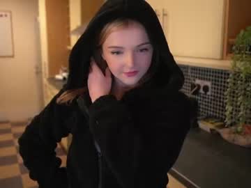 webcam girl lucydelovely today image #3435344