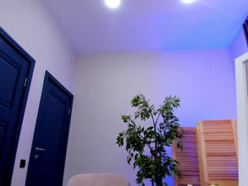 webcam girl milly_shy today image #3367446
