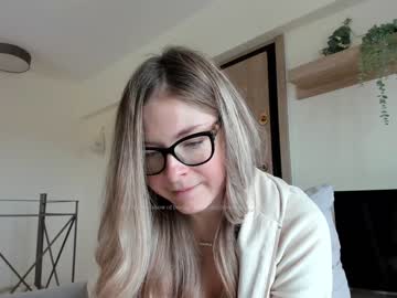 webcam girl bestgirl_ofthe_neighborhood today image #2878592