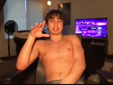 webcam couple prettiboiflacko today image #1411424
