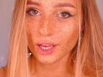 webcam girl artease today image #3376872