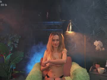 webcam girl lolly_bella_ today image #294797