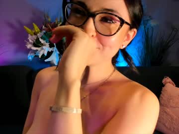 webcam girl littlee33 today image #2509931