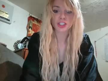webcam girl pistlewhipme today image #4040345