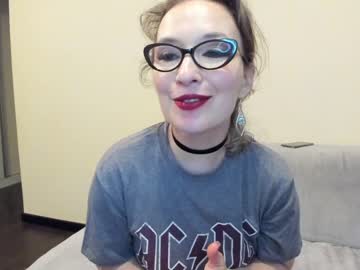 webcam girl emilymilf__ today image #3459912