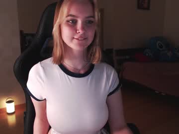 webcam girl lovely_kisses today image #2626912