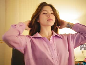 webcam girl emma_lu1 today image #1905954