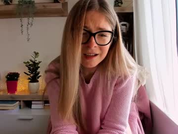 webcam girl bestgirl_ofthe_neighborhood today image #3668007