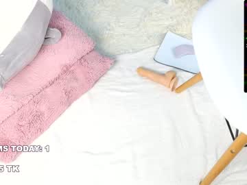 webcam girl curlylolly today image #446815