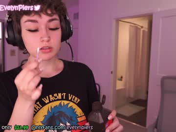 webcam girl evelynpiers today image #2117401
